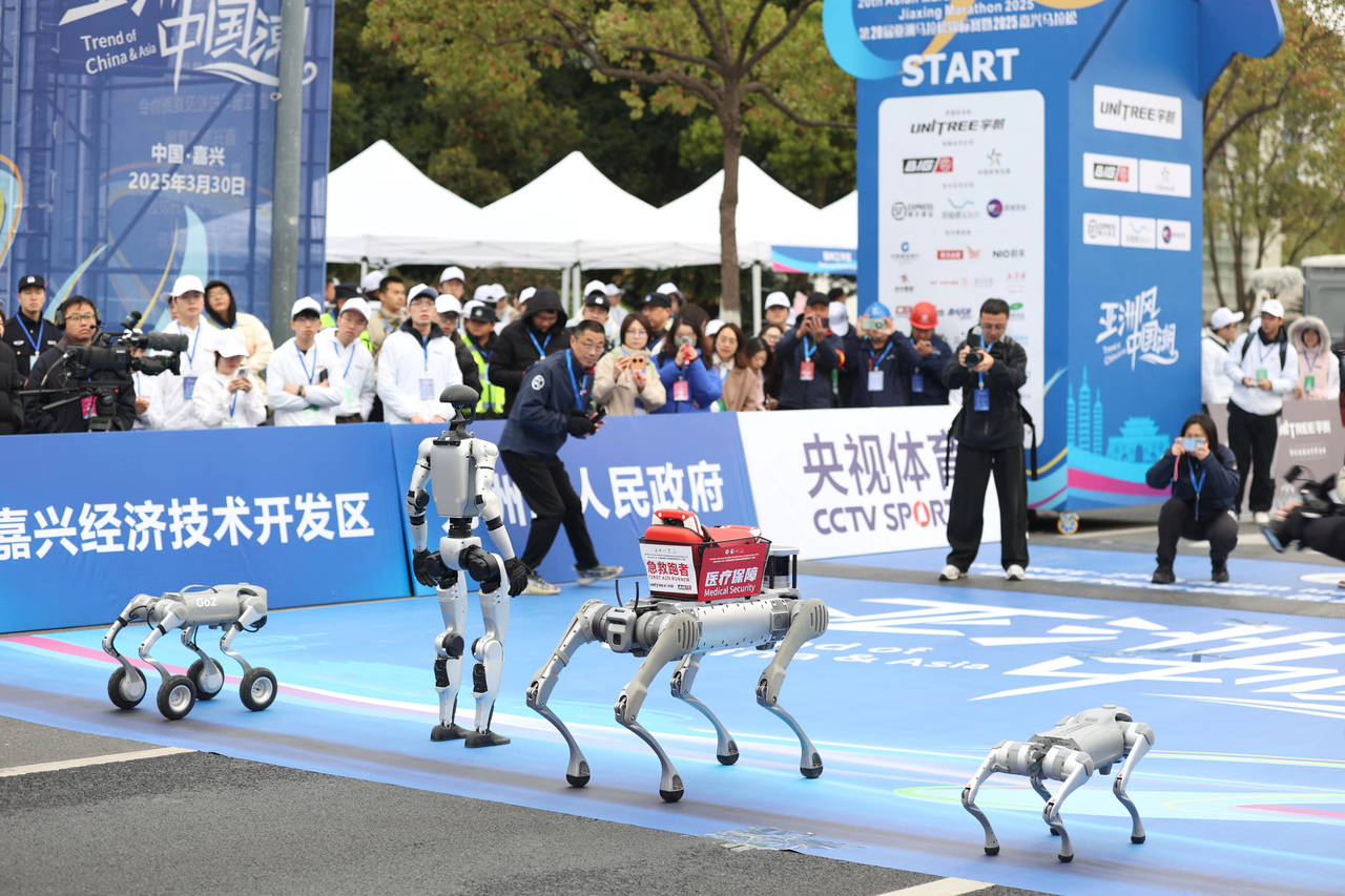 中超积分榜：申花蓉城齐头并进国安紧追不舍 亚泰垫底